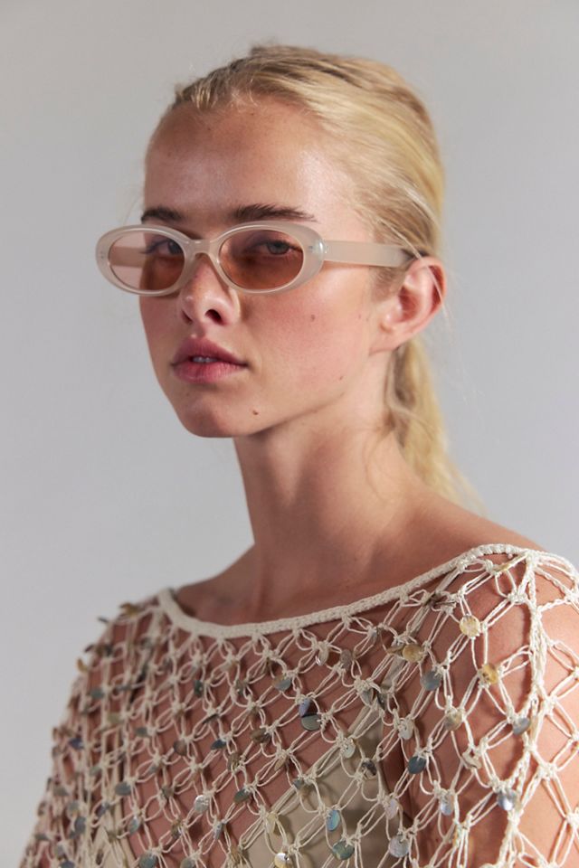 Stella Round Sunglasses | Free People display picture 1