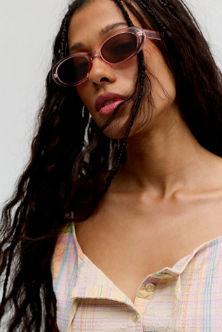 Stella Round Sunglasses by Free People in Pink
