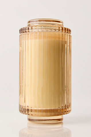 La Jolie Muse 19 oz Amélie Candle at Free People in White