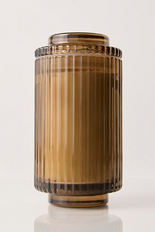 La Jolie Muse 19 oz Amélie Candle at Free People in Santal Himalayan