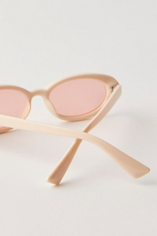 Женские солнцезащитные очки Free People Holden Polarized Sunglasses, цвет: Creamsicle — фото 3