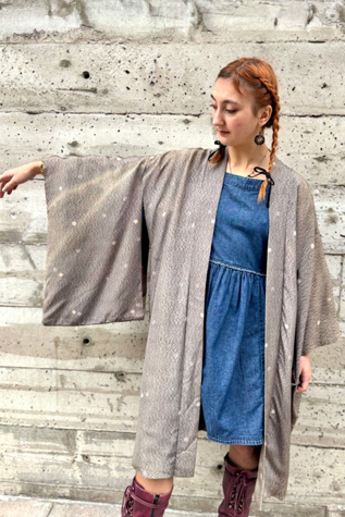 Mid-Century Vintage Silk Grey Print Kimono Selected by Nomad Vintage