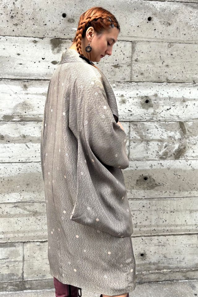 Mid-Century Vintage Silk Grey Print Kimono Selected by Nomad Vintage #2
