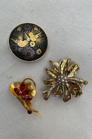 Vintage Heritage Pin Brooch Collection Selected by SharpLilTeeth