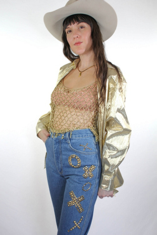 Женские джинсы Moons + Junes Vintage 1980s XO Gold Rhinestone Studded High Waisted Jeans Selected, цвет: Средний синий джинсовый — фото 2