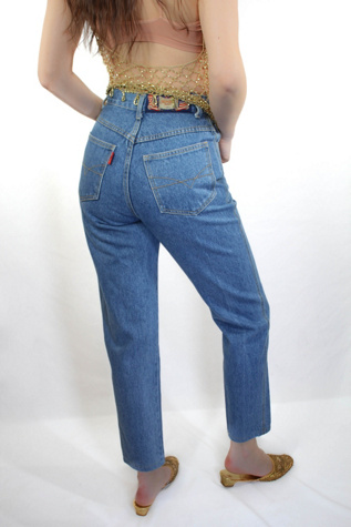 Женские джинсы Moons + Junes Vintage 1980s XO Gold Rhinestone Studded High Waisted Jeans Selected, цвет: Средний синий джинсовый — фото 4