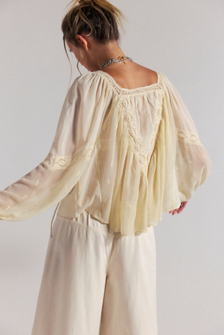 Женская блузка Free People Estelle Chiffon Blouse, цвет: Яичная скорлупа комбинированный — фото 2