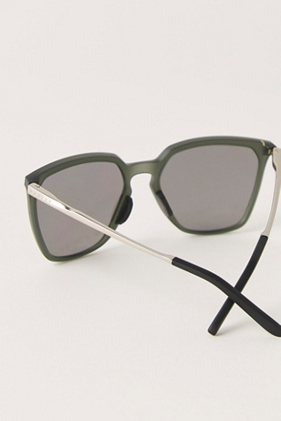 Женские солнцезащитные очки Oakley Sielo Sunglasses, цвет: Оливковый чернильный — фото 3