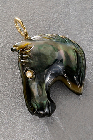 Женский шарм Maura Green Black Beauty Horse Charm, цвет: Чёрный жемчужный — фото 2