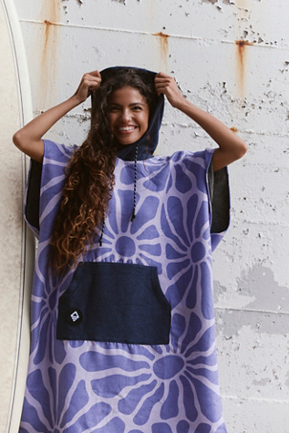 Nomadix Surf Changing Poncho - thumbnail 3
