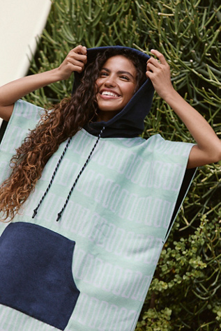 Nomadix Surf Changing Poncho - thumbnail 7