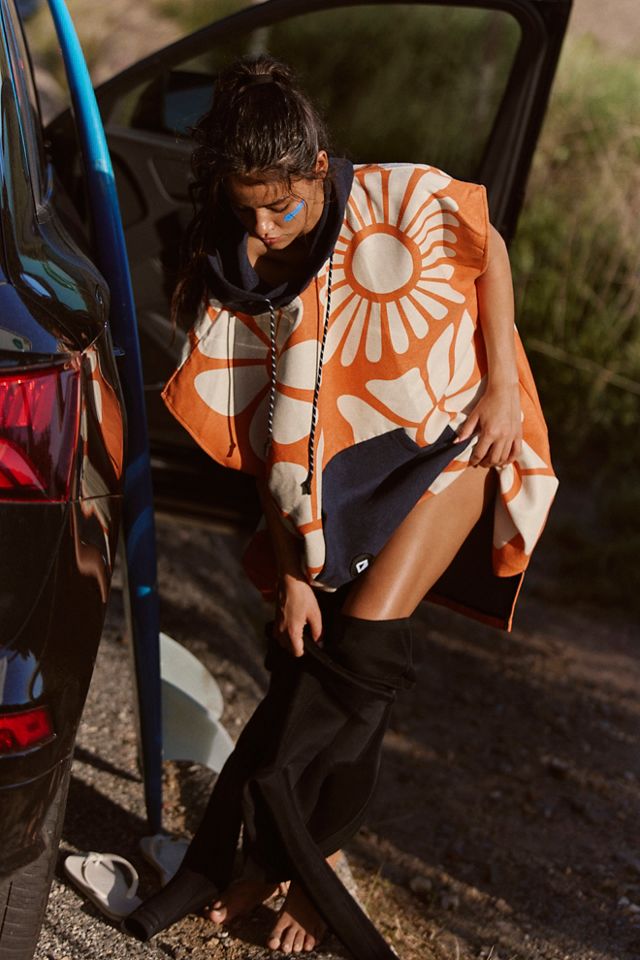 Nomadix Surf Changing Poncho | Free People