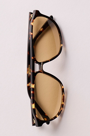 Banbe The Cyrus Aviator Sunglasses at Free People in Brown