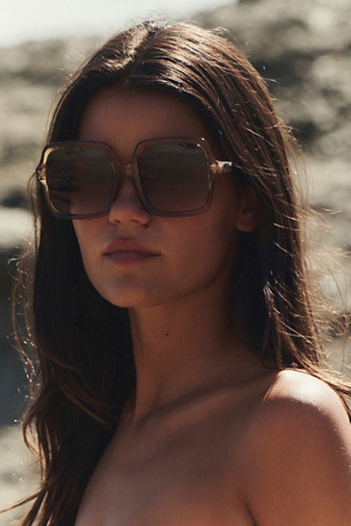 Wren Square Sunglasses at Free People in Honey Olive