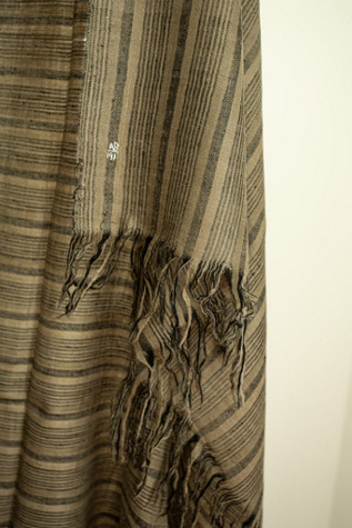 Женский шарф Be Deva Neela Cashmere Ikat Shawl, цвет: Meadow — фото 3
