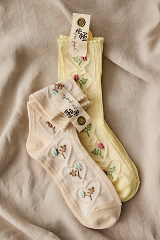 Heart Blooms Socks at Free People in Pearled Ivory