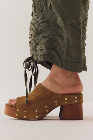 Bryson Clogs by Free People in Dried Sweetgrass, Size: US 10