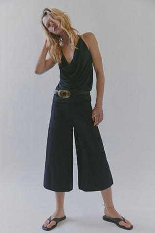 Женский топ Free People Cupro Cowl Neck Halter, цвет: Чёрный — фото 2
