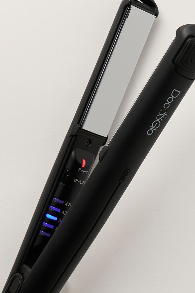 Doc & Glow 8° Hotter: The Sleek Hair Iron #1