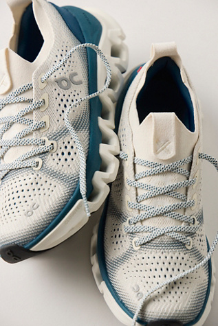 On Cloud X Tempo Sneakers