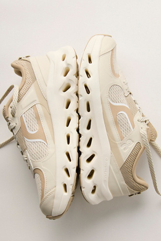 On Cloudtilt Arc Sneakers