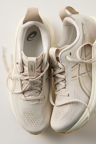 ASICS GEL-Kayano 33 Sneakers