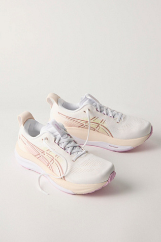 ASICS GEL-Kayano 33 Sneakers
