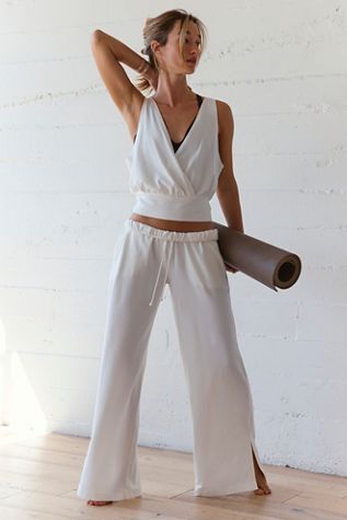 Hot Shot V-Neck Set