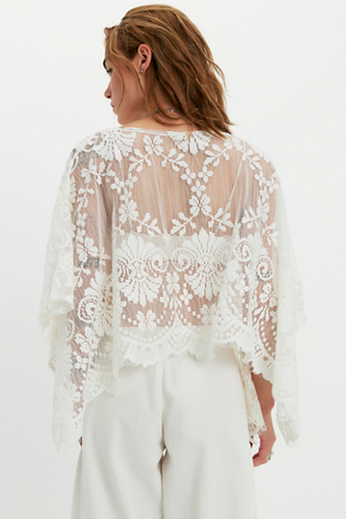 Женский топ Free People FP x Malai Lace Poncho, цвет: Слоновая кость — фото 4