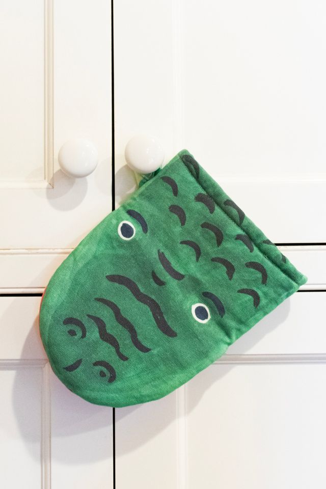 Supra Endura Leopard Oven Mitt #2
