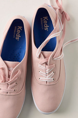 Женские кроссовки Keds Champion Canvas Varsity Stripe Lace-Up, цвет: Розовый — фото 1