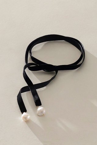 Kozakh Bolo Bow Pearl Necklace