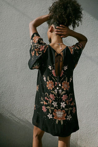 Женское платье Free People Tropics Beaded Mini, цвет: Чёрный комбинированный — фото 6