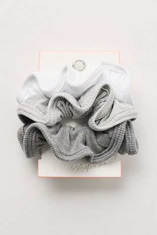 Женские аксессуары для волос FP Movement Classic Scrunchie 3-Pack, цвет: Гравийный — фото 3