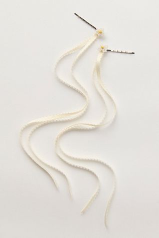 NEW? Free People x Curried Myrrh Saira Flower Braid In Pearl 17342939~cinnamon dolce_0.jpg main image 2