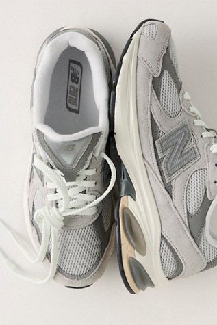 New Balance ABZORB 2010 Sneakers