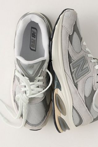 New Balance ABZORB 2010 Sneakers
