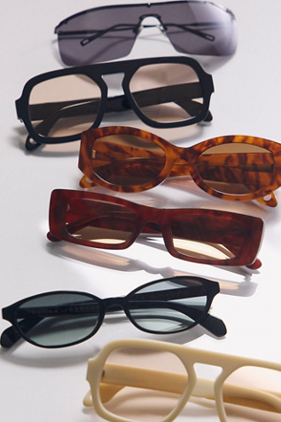 Elisa Johnson Jeannie Round Sunglasses at Free People in Brown