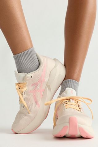 ASICS Novablast 6 Sneakers