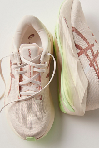 ASICS Novablast 6 Sneakers