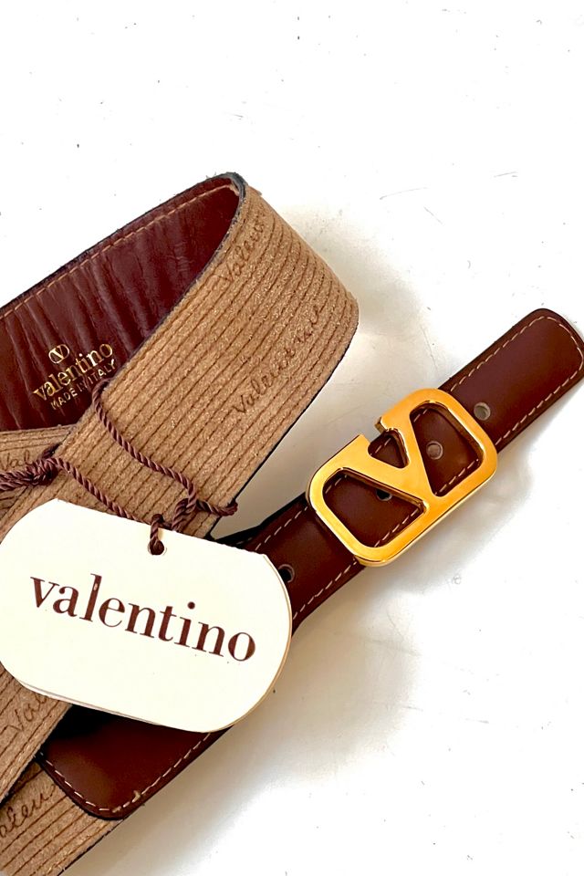 Vintage Valentino Leather Belt and Buckle Selected by Anna  display picture 2