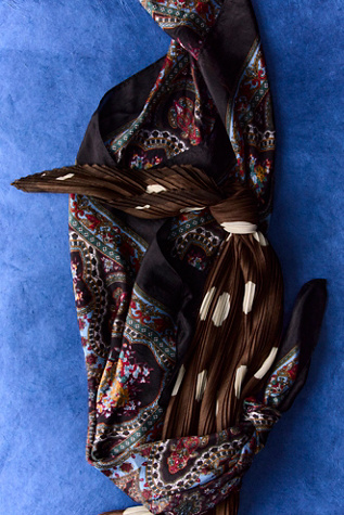 Pleated Printed Skinny Bandana