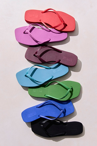 Tongs Going Coastal