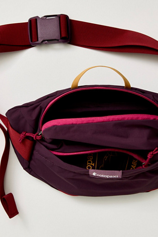 Женская сумка Cotopaxi Empacable 3L Sling, цвет: Acai — фото 3