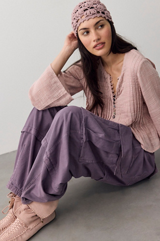 Женские брюки We The Free Reef Curved Twill Cargo, цвет: Aged Plums — фото 4