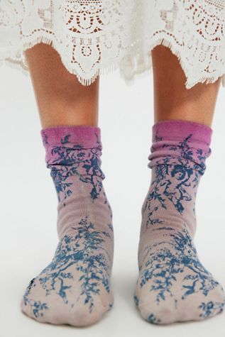 Le Bon Ruffled Hugger Crew Socks