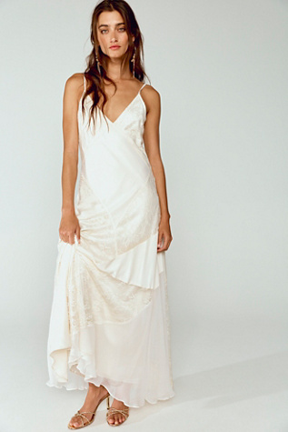 Robe longue en mousseline de soie avec dentelle à patchs Nigel Preston