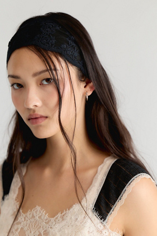 Solana Lace Headband