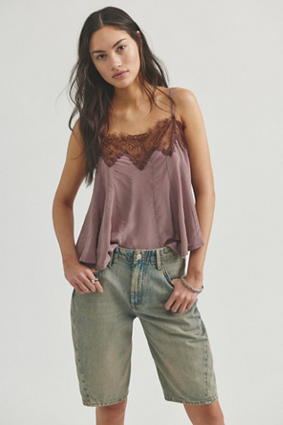 We The Free Beck Low-Rise Twisted Denim Shorts at Free People in Light Wash, Size: 29