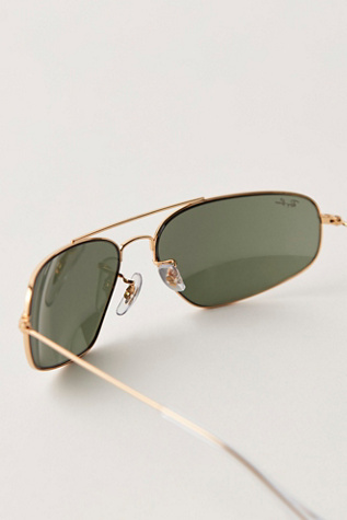 Женские солнцезащитные очки Ray-Ban Fugitives Sunglasses, цвет: Золотой / Чёрный — фото 3